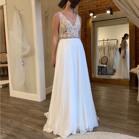 Paloma Blanca Dresses & Skirts - Paloma Blanca wedding dress - size 6